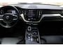 Volvo XC60 B5 Inscription | Panoramadak | Head-up display | Verwarmbare voorstoelen en stuurwiel | Rondom zichtcamera | Elekrische voorstoelen | Apple carplay/Android auto |