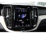 Volvo XC60 B5 Inscription | Panoramadak | Head-up display | Verwarmbare voorstoelen en stuurwiel | Rondom zichtcamera | Elekrische voorstoelen | Apple carplay/Android auto |