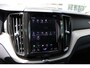 Volvo XC60 B5 Inscription | Panoramadak | Head-up display | Verwarmbare voorstoelen en stuurwiel | Rondom zichtcamera | Elekrische voorstoelen | Apple carplay/Android auto |