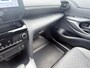 Toyota Yaris Cross 1.5 Hybrid First Edition Stoelverwarming, Parkeersensoren voor + achter, LED, Privacy glass, LMV, Dealeronderhouden, All-season banden
