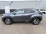 Toyota Yaris Cross 1.5 Hybrid First Edition Stoelverwarming, Parkeersensoren voor + achter, LED, Privacy glass, LMV, Dealeronderhouden, All-season banden