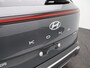 Hyundai Kona 1.6 GDI HEV Premium | Lederen bekleding | Stoelverkoeling | Stoelverwarming | Stuurverwarming | Adaptieve Cruise Control | 360 Camera | Keyless | DAB |