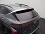 Hyundai Kona 1.6 GDI HEV Premium | Lederen bekleding | Stoelverkoeling | Stoelverwarming | Stuurverwarming | Adaptieve Cruise Control | 360 Camera | Keyless | DAB |
