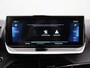 Peugeot e-2008 EV Allure Pack 50 kWh | Navi | Cruise | Clima | 17 inch LMV | Carplay | Parkeersensoren |