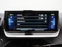 Peugeot e-2008 EV Allure Pack 50 kWh | Navi | Cruise | Clima | 17 inch LMV | Carplay | Parkeersensoren |