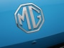 MG MG4 64 kWh Luxury | WLTP 435 | Navi | 18"LMV | ACC | ECC | Warmtepomp | 360° CAM | AppleCarplay & Android Auto | Led Dagrijverlichting | Stoel+ Stuurverwarming |