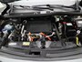 Peugeot e-2008 EV Active Pack 50 kWh | Automaat | Hoge Instap | Navigatie | Airco | Apple Carplay / Android Auto