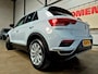 Volkswagen T-Roc 1.5 TSI 150PK Sport + LED|Sfeerverl.|Adaptive cruise|Climate|Stoelverw.|Navi|Apple|Android|Camera|Dodehoek|PDC