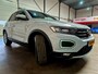 Volkswagen T-Roc 1.5 TSI 150PK Sport + LED|Sfeerverl.|Adaptive cruise|Climate|Stoelverw.|Navi|Apple|Android|Camera|Dodehoek|PDC