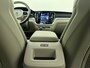 Volvo V60 B4 198PK Automaat Plus Dark / Standkachel / Stoel/- stuurverwarming / Keyles entry / Trekhaak / Camera /