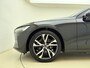 Volvo V60 B4 198PK Automaat Plus Dark / Standkachel / Stoel/- stuurverwarming / Keyles entry / Trekhaak / Camera /
