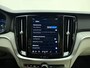 Volvo V60 B4 198PK Automaat Plus Dark / Standkachel / Stoel/- stuurverwarming / Keyles entry / Trekhaak / Camera /