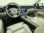 Volvo V60 B4 198PK Automaat Plus Dark / Standkachel / Stoel/- stuurverwarming / Keyles entry / Trekhaak / Camera /