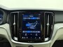 Volvo V60 B4 198PK Automaat Plus Dark / Standkachel / Stoel/- stuurverwarming / Keyles entry / Trekhaak / Camera /