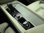 Volvo V60 B4 198PK Automaat Plus Dark / Standkachel / Stoel/- stuurverwarming / Keyles entry / Trekhaak / Camera /