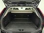 Volvo V60 B4 198PK Automaat Plus Dark / Standkachel / Stoel/- stuurverwarming / Keyles entry / Trekhaak / Camera /