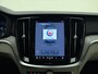 Volvo V60 B4 198PK Automaat Plus Dark / Standkachel / Stoel/- stuurverwarming / Keyles entry / Trekhaak / Camera /