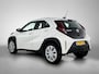 Toyota Aygo X 1.0 VVT-i MT Play | BTW voertuig | fietsendragerbeugel | Dealer onderhouden | Cruise Control Apdaptive | Apple CarPlay/Android | achteruitrijcamera |