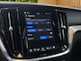 Volvo S60 2.0 Recharge T6 AWD Plus Dark | Schuifdak | Trekhaak | Memory | Pilot Assist | 20" Velgen