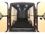 Volkswagen Crafter 2.0 TDI 140PK L3H2 | Airco | Carplay | Trekhaak | Parkeersens. | Navi