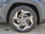 Hyundai Tucson 1.6 T-GDI PHEV Premium 4WD / Dealer onderhouden / All season banden / Elektrische achterklep / Stuur- Stoel & Achterbank verwarming / Trekgewicht 1350 kg / Stoelventilatie / Adaptief cruise control / Rondomzicht camera / Apple Carplay Android Auto / Keyless Entry/Start /