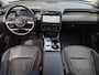 Hyundai Tucson 1.6 T-GDI PHEV Premium 4WD / Dealer onderhouden / All season banden / Elektrische achterklep / Stuur- Stoel & Achterbank verwarming / Trekgewicht 1350 kg / Stoelventilatie / Adaptief cruise control / Rondomzicht camera / Apple Carplay Android Auto / Keyless Entry/Start /