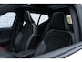 Volvo XC40 2.0 T5 AWD R-Design | Trekhaak | Harman Kardon Audio | Panoramadak | 360 Graden Camera | Apple Carplay | Android Auto | Elektrisch Verstelbare Voorstoelen | Stoelverwarming Voor en Achter | Keyless Entry | Elektrische Achterklep | BLIS | Parkeerverwarming
