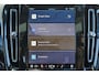 Volvo XC40 B3 Plus Black Edition - Panorama/schuifdak - IntelliSafe Assist & Surround - 360º Camera - Harman/Kardon audio - Verwarmde voorstoelen & stuur - Parkeersensoren voor & achter - Elektr. bedienb. voorstoelen met geheugen links - Draadloze tel. lader - Extra getint glas - 20' LMV