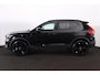 Volvo XC40 B3 Plus Black Edition - Panorama/schuifdak - IntelliSafe Assist & Surround - 360º Camera - Harman/Kardon audio - Verwarmde voorstoelen & stuur - Parkeersensoren voor & achter - Elektr. bedienb. voorstoelen met geheugen links - Draadloze tel. lader - Extra getint glas - 20' LMV