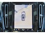 Volvo XC40 B3 Plus Black Edition - Panorama/schuifdak - IntelliSafe Assist & Surround - 360º Camera - Harman/Kardon audio - Verwarmde voorstoelen & stuur - Parkeersensoren voor & achter - Elektr. bedienb. voorstoelen met geheugen links - Draadloze tel. lader - Extra getint glas - 20' LMV