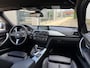 BMW 3-Serie 320i High Executive | NL-auto/1e eign./Leder/Sportstoelen/Navi/PDC