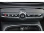 Volvo EX40 Performance Ultra Black Edition 82 kWh - Panorama/schuifdak - IntelliSafe Assist & Surround - 360º Camera - Harman/Kardon audio - Verwarmde voorstoelen, stuur & achterbank - Parkeersensoren voor & achter - Elektr. bedienb. voorstoelen met geheugen links - Draadloze tel. lader - Warmtepomp - Extra getint glas - Inklapbare trekhaak - 20' LMV