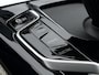 BMW 5-Serie 530e xDrive Luxury Line Touring / 90% SOH / 2.000 kg Trekgewicht / Elektrische Trekhaak Dealer onderhouden / EAER 52 km / Elektrische stoelen & klep / Stuur- en stoelverwarming / Apple Carplay Android / 18" LM wielen & All Season banden / Safety Pack /