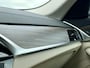 BMW 5-Serie 530e xDrive Luxury Line Touring / 90% SOH / 2.000 kg Trekgewicht / Elektrische Trekhaak Dealer onderhouden / EAER 52 km / Elektrische stoelen & klep / Stuur- en stoelverwarming / Apple Carplay Android / 18" LM wielen & All Season banden / Safety Pack /