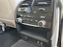 BMW 5-Serie 530e xDrive Luxury Line Touring / 90% SOH / 2.000 kg Trekgewicht / Elektrische Trekhaak Dealer onderhouden / EAER 52 km / Elektrische stoelen & klep / Stuur- en stoelverwarming / Apple Carplay Android / 18" LM wielen & All Season banden / Safety Pack /