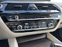 BMW 5-Serie 530e xDrive Luxury Line / 90% SOH / 2.000 kg Trekgewicht / Elektrische Trekhaak Dealer onderhouden / EAER 52 km / Elektrische stoelen & klep / Stuur- en stoelverwarming / Apple Carplay Android / 18" LM wielen & All Season banden / Safety Pack /
