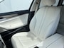 BMW 5-Serie 530e xDrive Luxury Line / 90% SOH / 2.000 kg Trekgewicht / Elektrische Trekhaak Dealer onderhouden / EAER 52 km / Elektrische stoelen & klep / Stuur- en stoelverwarming / Apple Carplay Android / 18" LM wielen & All Season banden / Safety Pack /