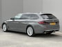 BMW 5-Serie 530e xDrive Luxury Line Touring / 90% SOH / 2.000 kg Trekgewicht / Elektrische Trekhaak Dealer onderhouden / EAER 52 km / Elektrische stoelen & klep / Stuur- en stoelverwarming / Apple Carplay Android / 18" LM wielen & All Season banden / Safety Pack /