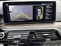 BMW 5-Serie 530e xDrive Luxury Line / Dealer onderhouden / Accu SoH 90 % / EAER 52 km / 2.000 kg Elektrische trekhaak / Elektrische stoelen & klep / Stuur- en stoelverwarming / Apple Carplay Android / 18" LM wielen & All Season banden /