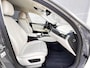 BMW 5-Serie 530e xDrive Luxury Line / Dealer onderhouden / Accu SoH 90 % / EAER 52 km / 2.000 kg Elektrische trekhaak / Elektrische stoelen & klep / Stuur- en stoelverwarming / Apple Carplay Android / 18" LM wielen & All Season banden /