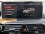 BMW 5-Serie 530e xDrive Luxury Line / Dealer onderhouden / Accu SoH 90 % / EAER 52 km / 2.000 kg Elektrische trekhaak / Elektrische stoelen & klep / Stuur- en stoelverwarming / Apple Carplay Android / 18" LM wielen & All Season banden /