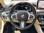 BMW 5-Serie 530e xDrive Luxury Line / Dealer onderhouden / Accu SoH 90 % / EAER 52 km / 2.000 kg Elektrische trekhaak / Elektrische stoelen & klep / Stuur- en stoelverwarming / Apple Carplay Android / 18" LM wielen & All Season banden /