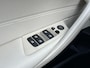 BMW 5-Serie 530e xDrive Luxury Line Touring / 90% SOH / 2.000 kg Trekgewicht / Elektrische Trekhaak Dealer onderhouden / EAER 52 km / Elektrische stoelen & klep / Stuur- en stoelverwarming / Apple Carplay Android / 18" LM wielen & All Season banden / Safety Pack /