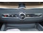 Volvo XC60 T6 Recharge AWD Plus Bright - Panorama/schuifdak - IntelliSafe Assist & Surround - 360º Camera - Harman/Kardon audio - Adaptieve LED koplampen - Verwarmde voorstoelen, stuur & achterbank - Parkeersensoren voor & achter - Elektr. bedienb. voorstoelen met geheugen - Head up display - Draadloze tel. lader - Extra getint glas - 19' LMV