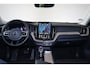 Volvo XC60 T6 Recharge AWD Plus Bright - Panorama/schuifdak - IntelliSafe Assist & Surround - 360º Camera - Harman/Kardon audio - Adaptieve LED koplampen - Verwarmde voorstoelen, stuur & achterbank - Parkeersensoren voor & achter - Elektr. bedienb. voorstoelen met geheugen - Head up display - Draadloze tel. lader - Extra getint glas - 19' LMV