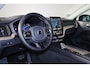 Volvo XC60 T6 Recharge AWD Plus Bright - Panorama/schuifdak - IntelliSafe Assist & Surround - 360º Camera - Harman/Kardon audio - Adaptieve LED koplampen - Verwarmde voorstoelen, stuur & achterbank - Parkeersensoren voor & achter - Elektr. bedienb. voorstoelen met geheugen - Head up display - Draadloze tel. lader - Extra getint glas - 19' LMV