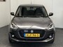 Suzuki Swift 1.2 5 DEURS AUTOMAAT SELECT SMART HYBRID NAVIGATIE ADAPTIVE CRUISE CONTROL ACHTERUITRIJCAMERA AIRCO RIJSTROOKSENSOREN DODEHOEKSENSOREN ZEER MOOI !!