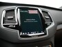 Volvo XC90 T8 Recharge AWD Ultimate Bright 7 Persoons LONG RANGE PHEV 455pk Dealer O.H. | Trekhaak Af Fabriek | Panodak | Head Up | Adaptive Cruise | 360 Camera | Bowers & Wilkins | Lederen Sportstoelen Massage & Memory & Ventilatie | Google Assistent | Stoelen & Stuur Verwarmd | Keyless | Blis | Plug In Hybrid |