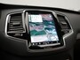 Volvo XC90 T8 Recharge AWD Ultimate Bright 7 Persoons LONG RANGE PHEV 455pk Dealer O.H. | Trekhaak Af Fabriek | Panodak | Head Up | Adaptive Cruise | 360 Camera | Bowers & Wilkins | Lederen Sportstoelen Massage & Memory & Ventilatie | Google Assistent | Stoelen & Stuur Verwarmd | Keyless | Blis | Plug In Hybrid |