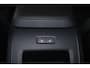 Volvo XC60 T6 Recharge AWD Plus Dark - Panorama/schuifdak - IntelliSafe Assist & Surround - 360º Camera - Verwarmde voorstoelen, stuur & achterbank - Parkeersensoren voor & achter - Elektr. bedienb. voorstoelen met geheugen - Draadloze tel. lader - Inklapbare trekhaak - 19' LMV